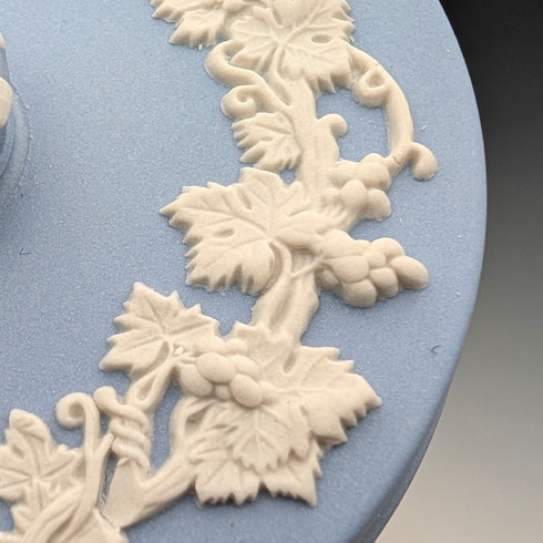 英国ヴィンテージ ウェッジウッド ジャスパーウェア製 丸型ボックス 小物入れ ペールブルー